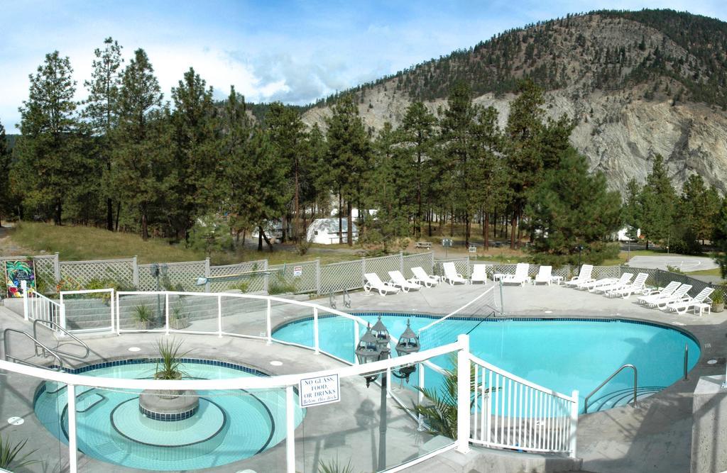Kumsheen Rafting Resort Lytton Exteriör bild